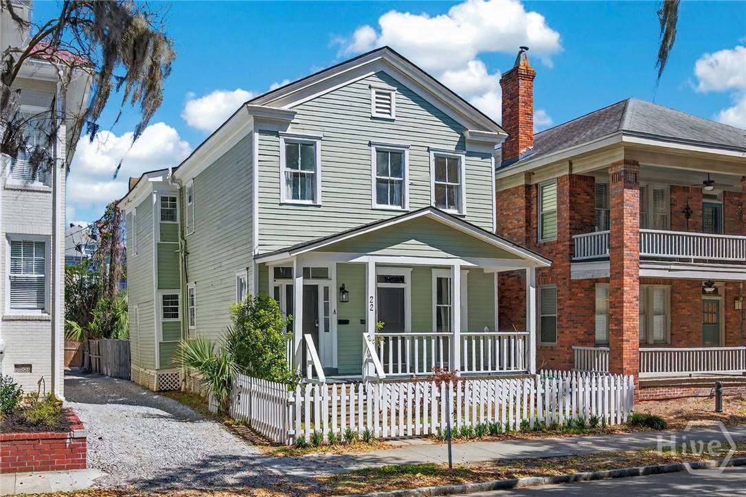 22 E 37th ST, Savannah, GA 31401 — photo 2 of 37