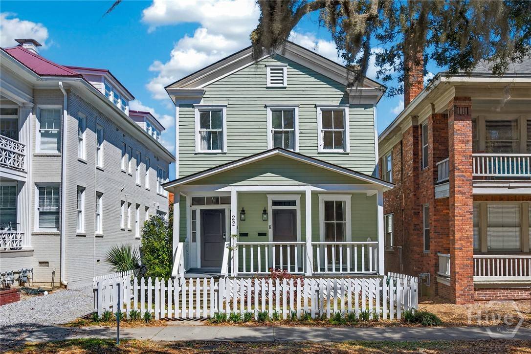 22 E 37th ST, Savannah, GA 31401 — photo 1 of 37