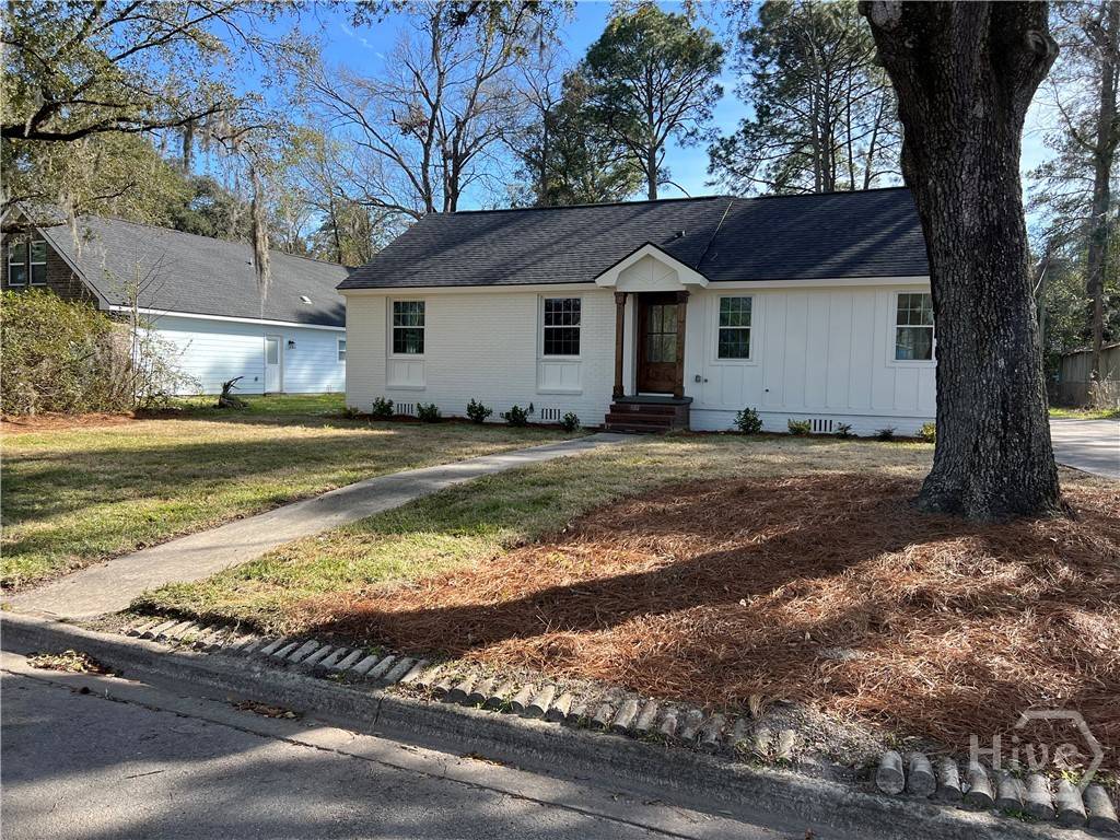 233 E Derenne AVE, Savannah, GA 31405 — photo 2 of 15