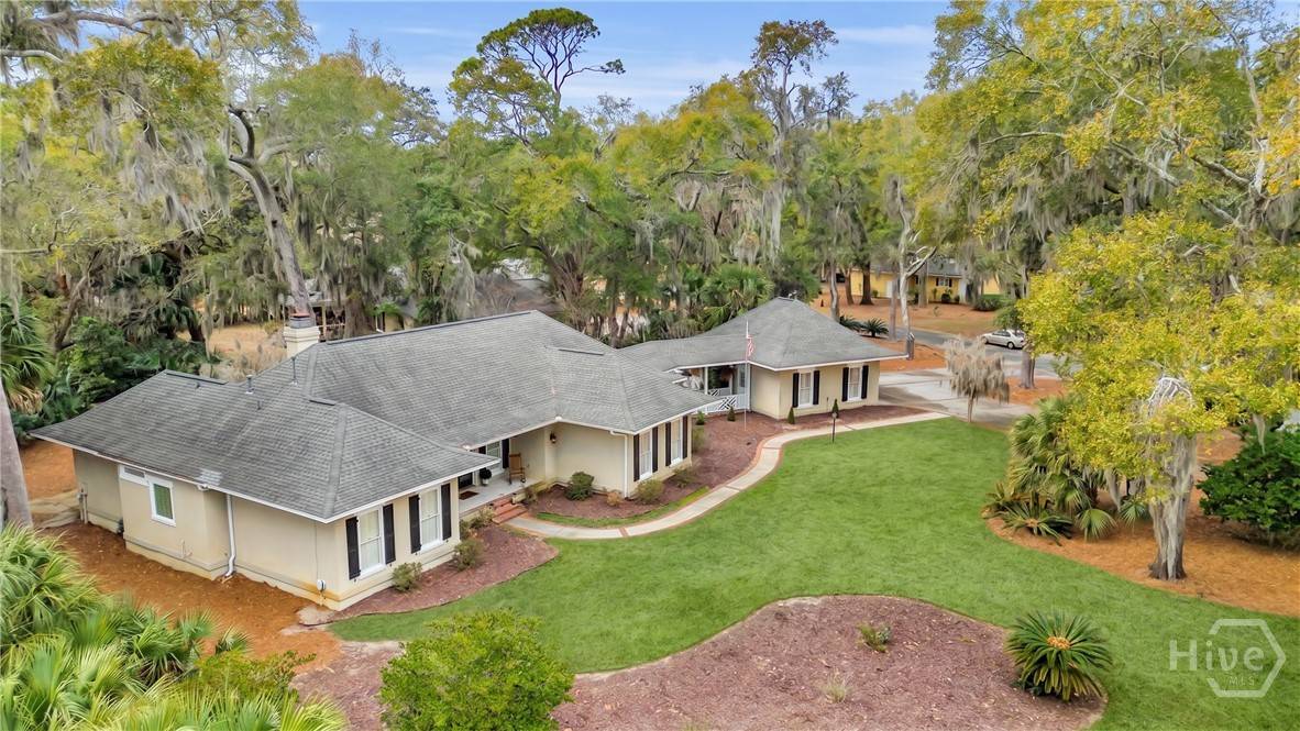 10 Tangletree LN, Savannah, GA 31411 — photo 1 of 53