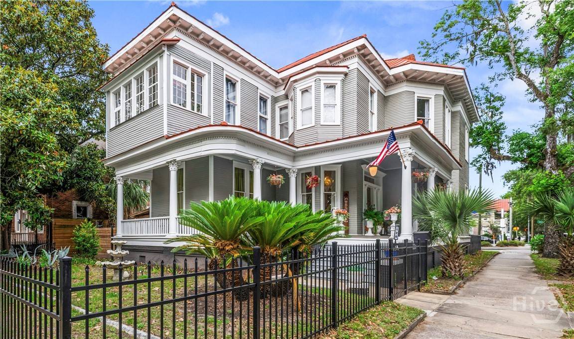 120 W 37th ST, Savannah, GA 31401 — photo 1 of 56