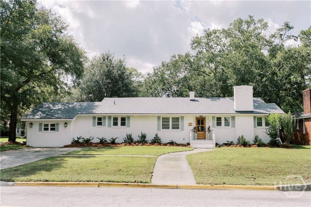 33 E 63rd ST, Savannah, GA 31405 — photo 1 of 40
