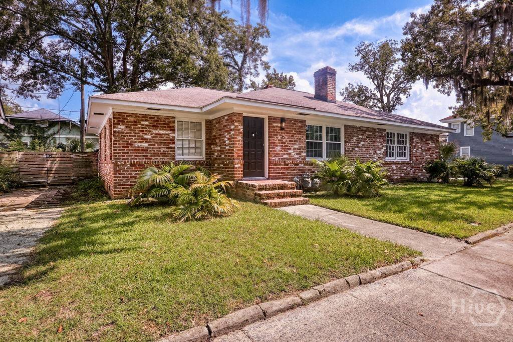 916 Maupas AVE, Savannah, GA 31401 — photo 1 of 35